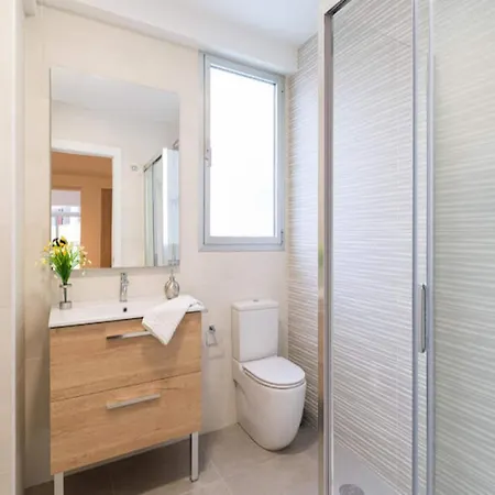 Loft 1 - Side Sea Views - Aircon & Wifi