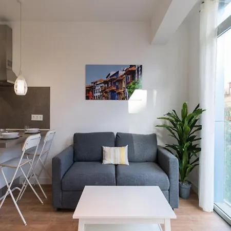 Apartment Loft 1 - Side Sea Views - Aircon & Wifi *