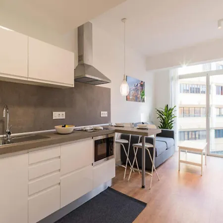 Apartment Loft 1 - Side Sea Views - Aircon & Wifi *